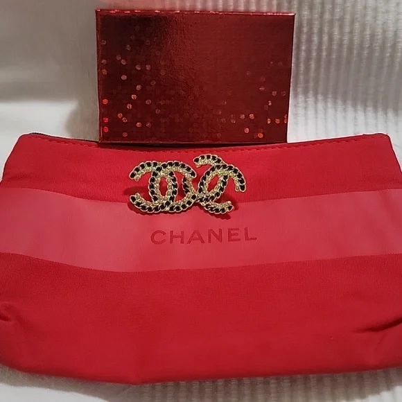 CHANEL 100% Auth Upcycled Gold Plated and Black Interlocking Earrings - Picture 6 of 6